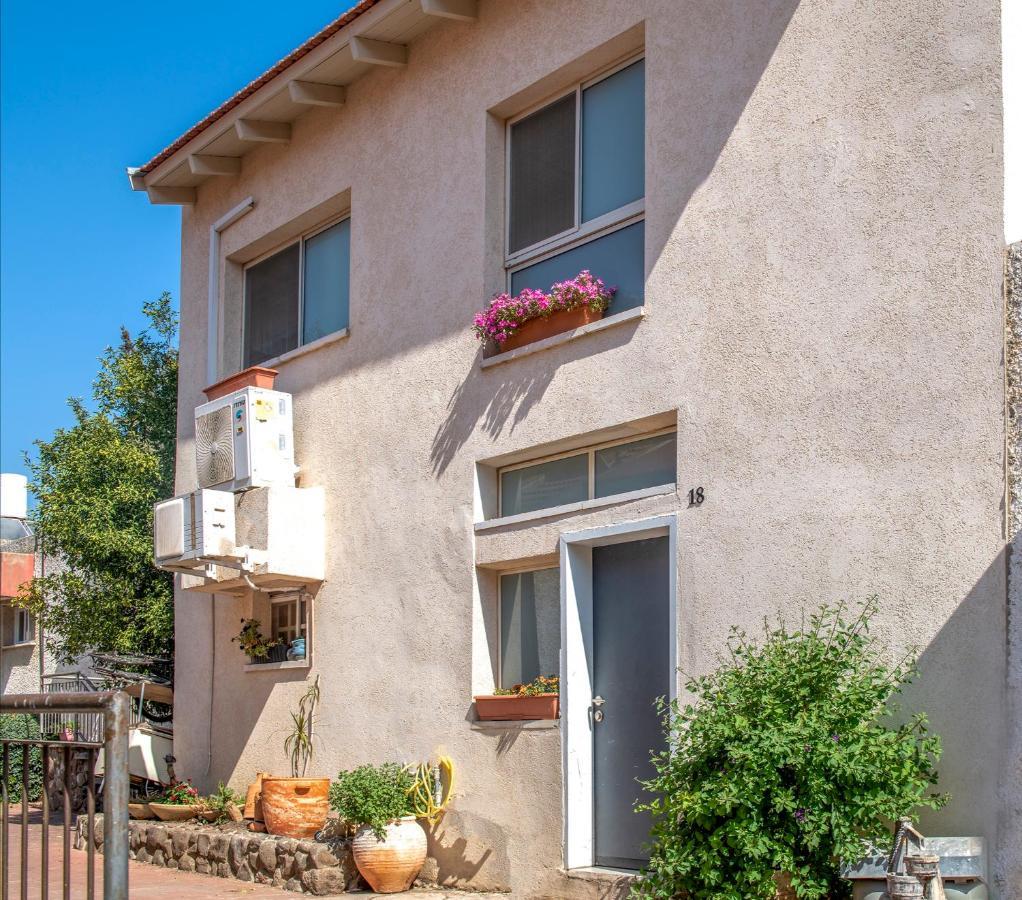 רז אירוח ברמה Villa Qaşrīn Exteriör bild