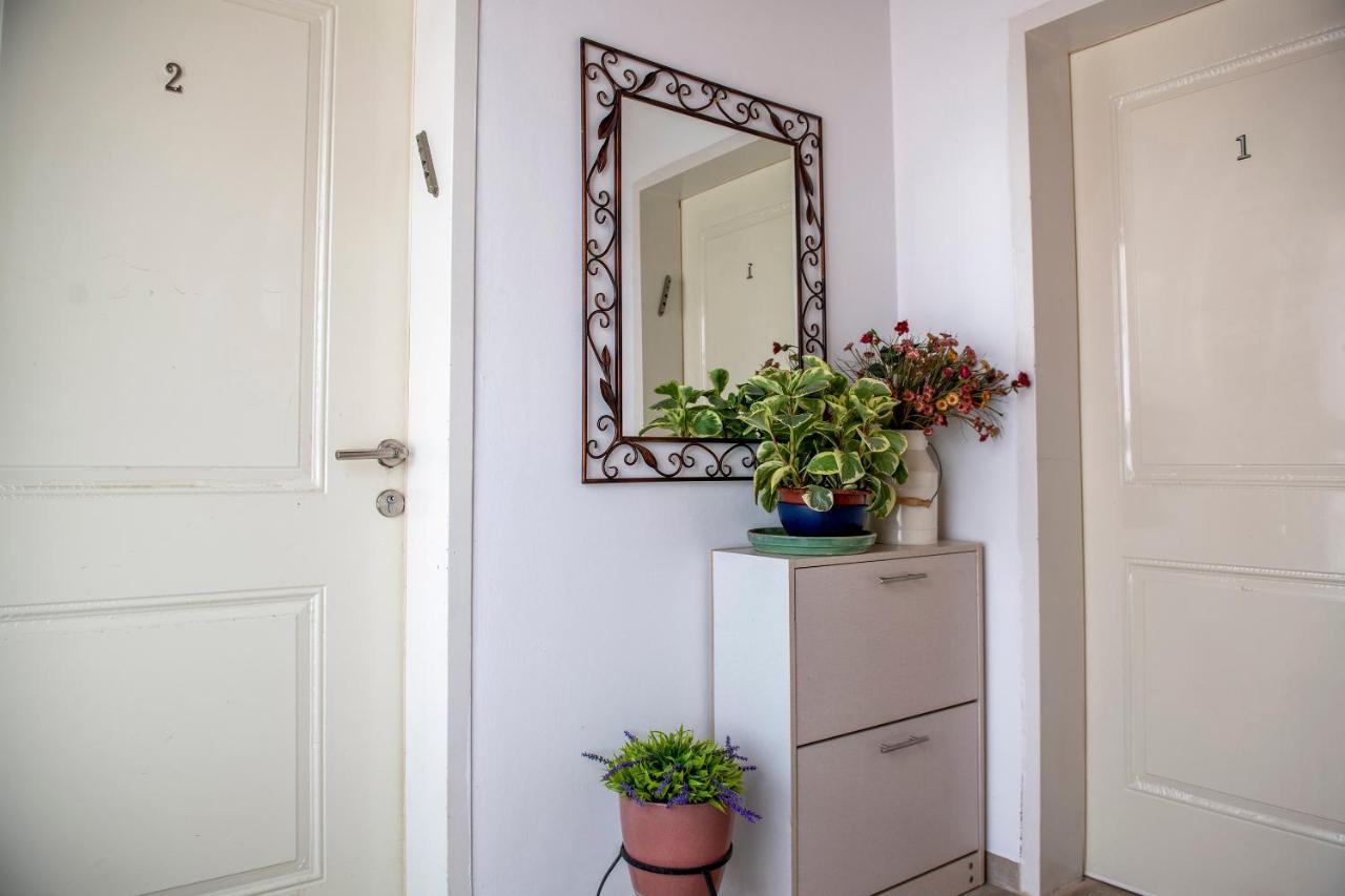 רז אירוח ברמה Villa Qaşrīn Exteriör bild