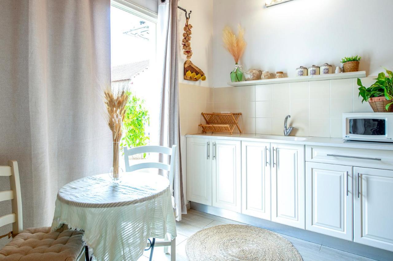 רז אירוח ברמה Villa Qaşrīn Exteriör bild